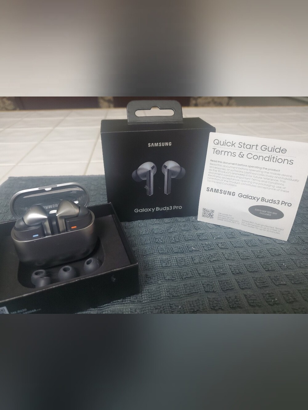 Samsung Galaxy Buds3 Pro True Wireless Earbuds - Gray